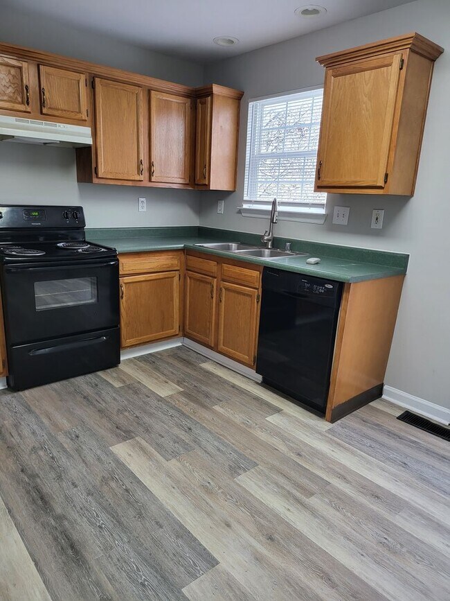 Foto del edificio - 632 Big Bear Ln