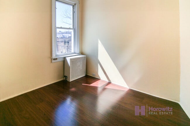 Building Photo - 31-52-52 41st St