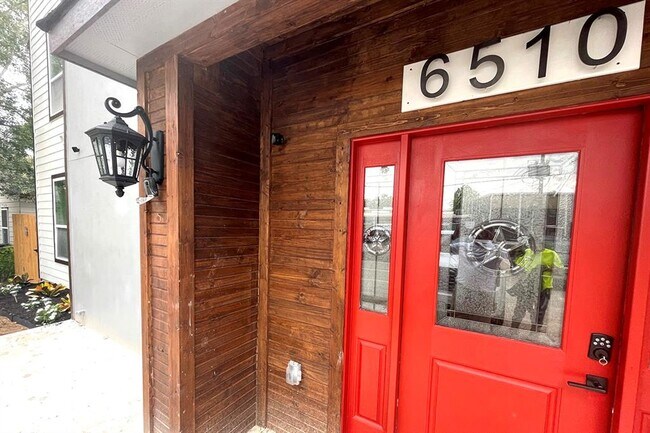Foto del edificio - 6510 Goforth St