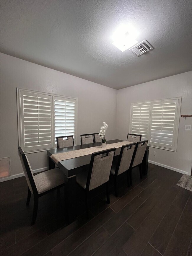 Building Photo - 3 Bedroom Single Family Home in Yuma