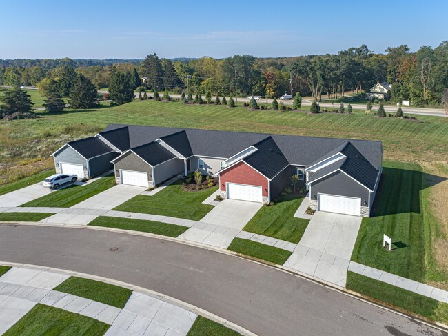 Building Photo - 181 Percy Dr