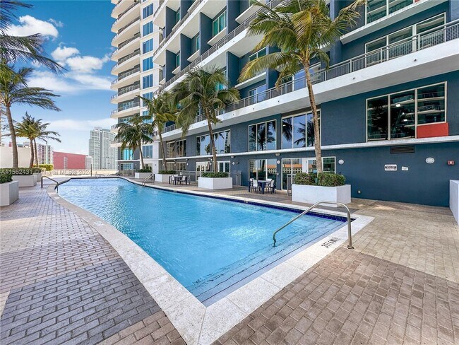 Building Photo - 60 Southwest 13th Street Apt #2100, Miami,...