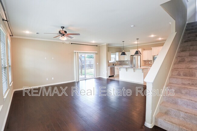 Foto del edificio - 626 N Tennyson Ln