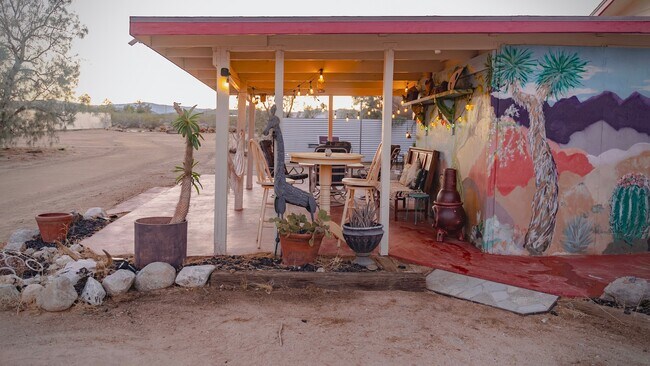 Foto del edificio - 164 Old Woman Springs Rd