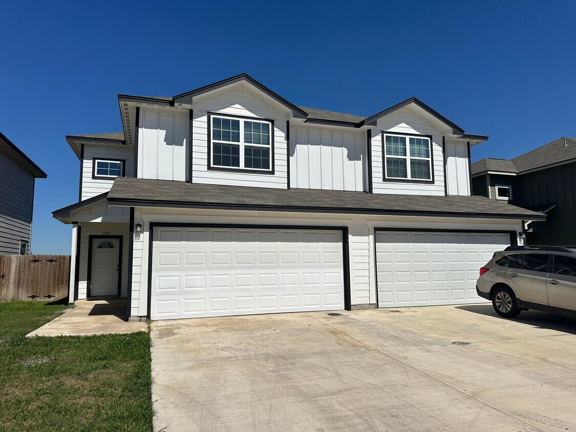 Primary Photo - Townhome for rent