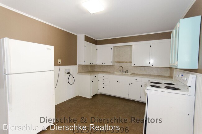 Building Photo - 3 br, 1 bath House - 130 Windham
