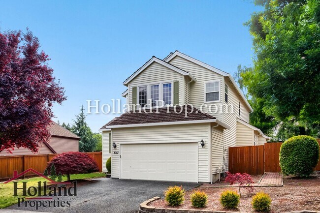 Foto del edificio - Modern 4-Bedroom Home with Fireplace & Private Backyard in Beaverton