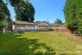 Building Photo - 6601 SW Canyon Dr