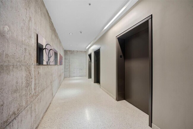 Foto del edificio - 3470 E Coast Ave
