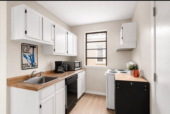 Building Photo - Desirable apartment in Brighton