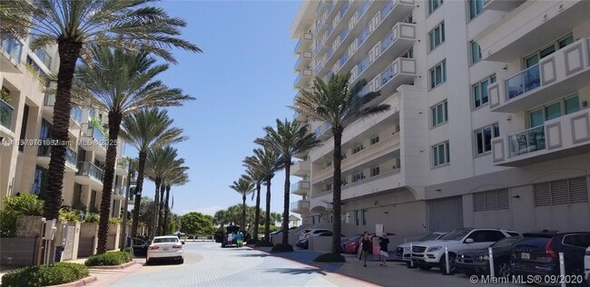 Building Photo - 9499 Collins Ave