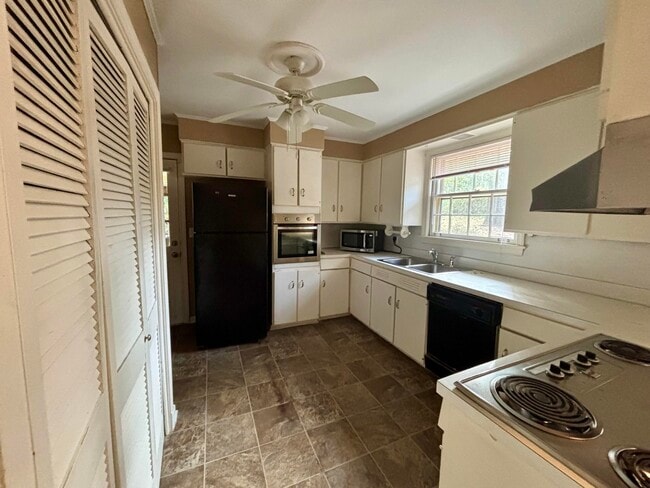 Building Photo - 1113 Glen Ct