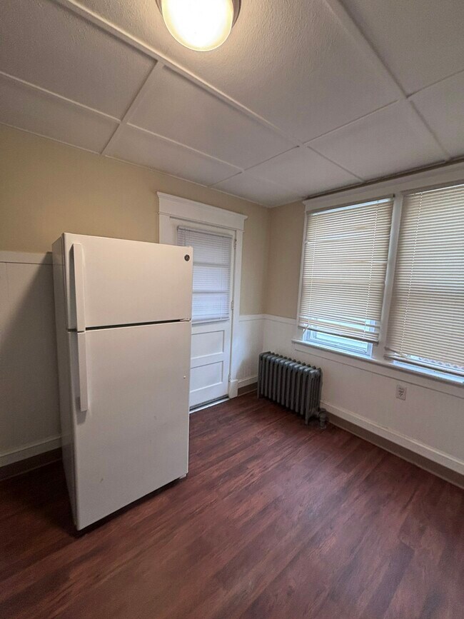 Foto del edificio - 363 N Maple Ave