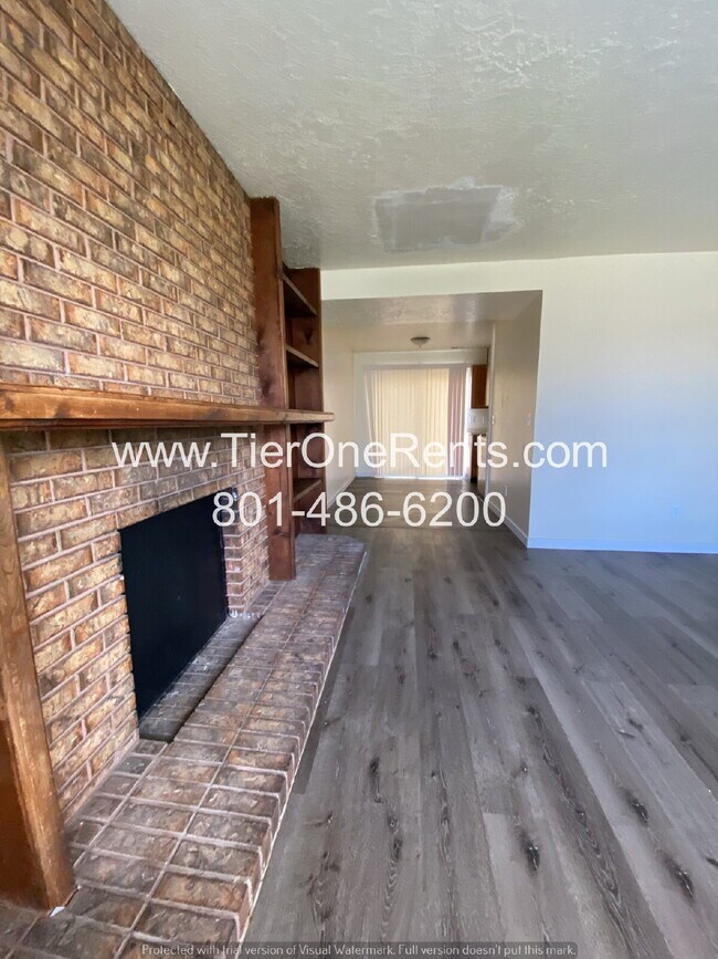 Building Photo - **MOVE IN SPECIAL: $500 off first month's rent**