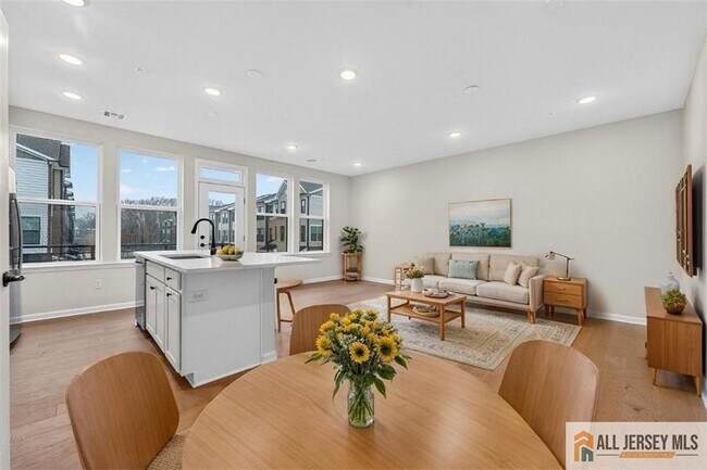 Building Photo - 505 Sadie Cir