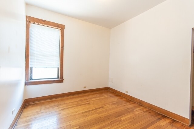 Foto del edificio - 3834 N Wilton Ave