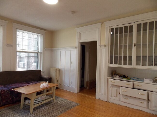 Foto del edificio - 24 Glenville Ave