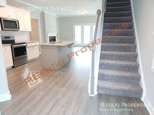 Foto del edificio - Beautiful 4 Bedroom 2.5 Bath Home with Pri...