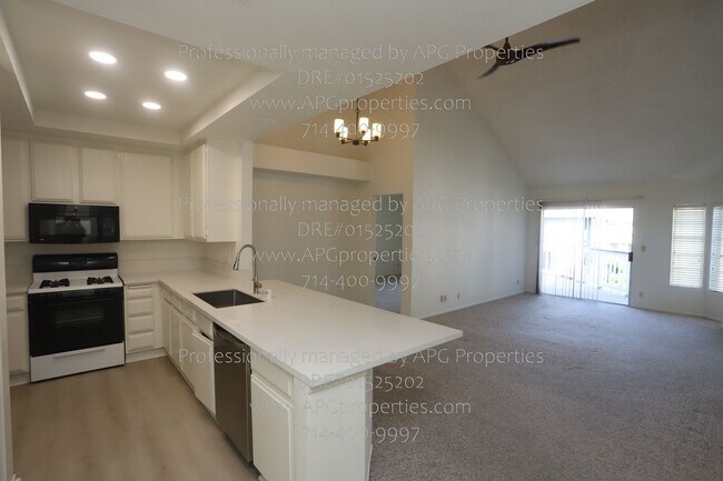 Foto del edificio - 10401 Garden Grove Blvd