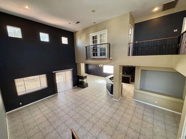 Foto del edificio - Spacious 3-Bedroom, 2.5-Bathroom Two-Story Home in Quiet Spring Valley Neighborhood