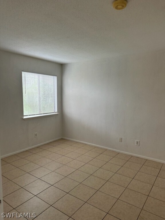 Building Photo - 2845 Winkler Ave
