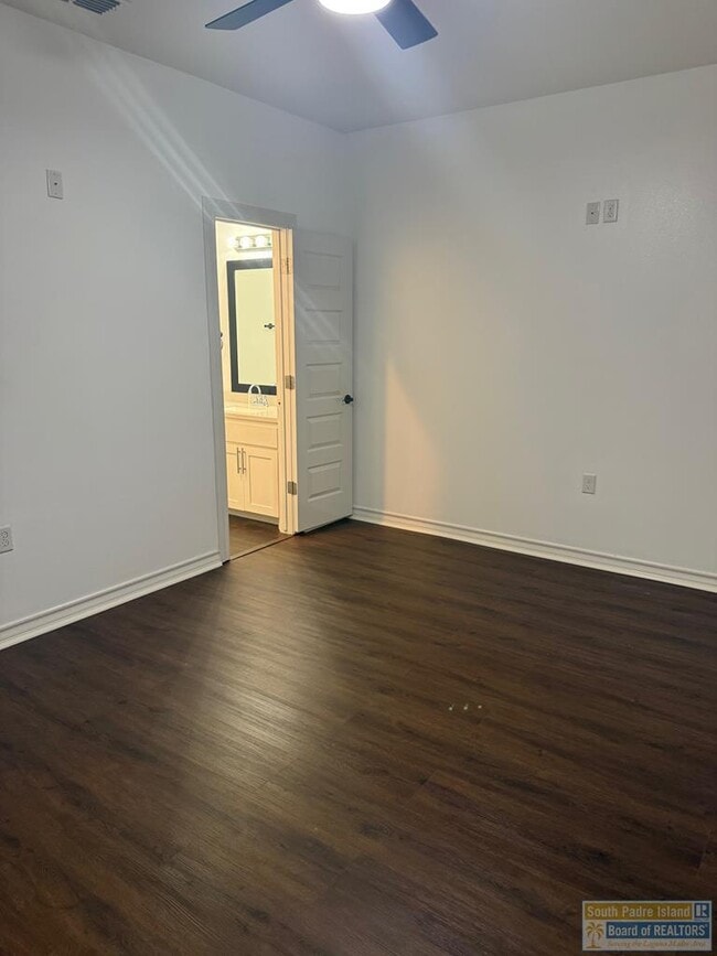 Building Photo - 1420 Codorniz Dr