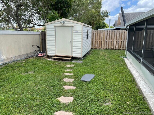 Foto del edificio - 9700 SW 59th St