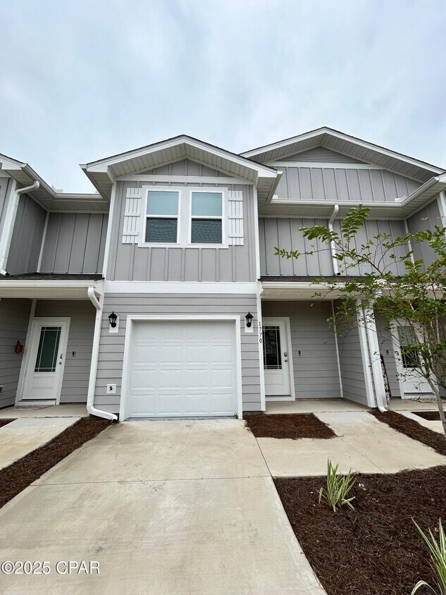 Foto principal - 1770 Jakes Dr