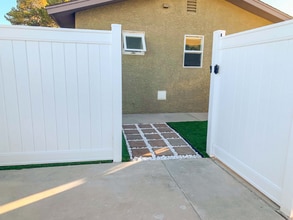 Building Photo - 7205 Lakeland Ct