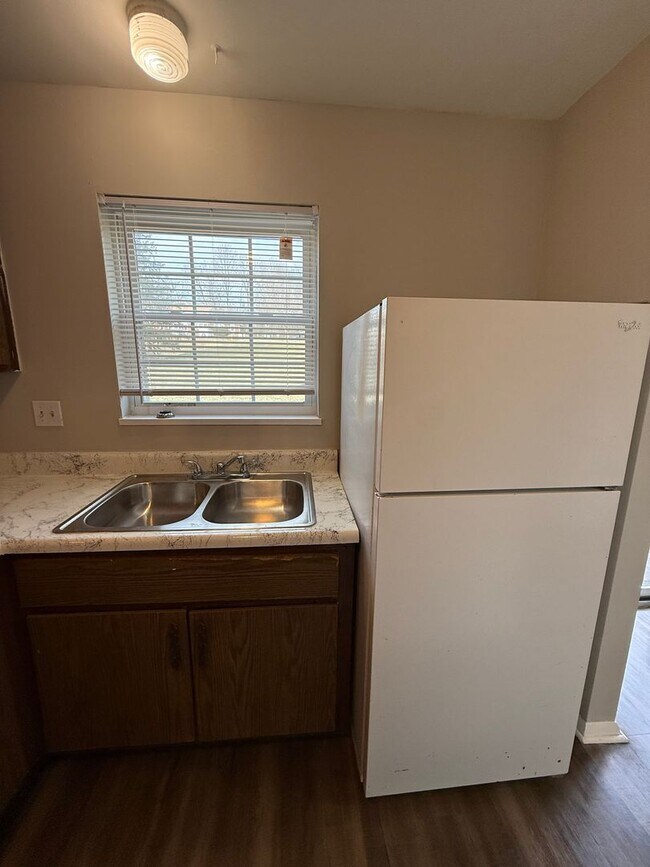 Foto del edificio - Spacious 2-Bedroom Townhome – Move-In Ready!