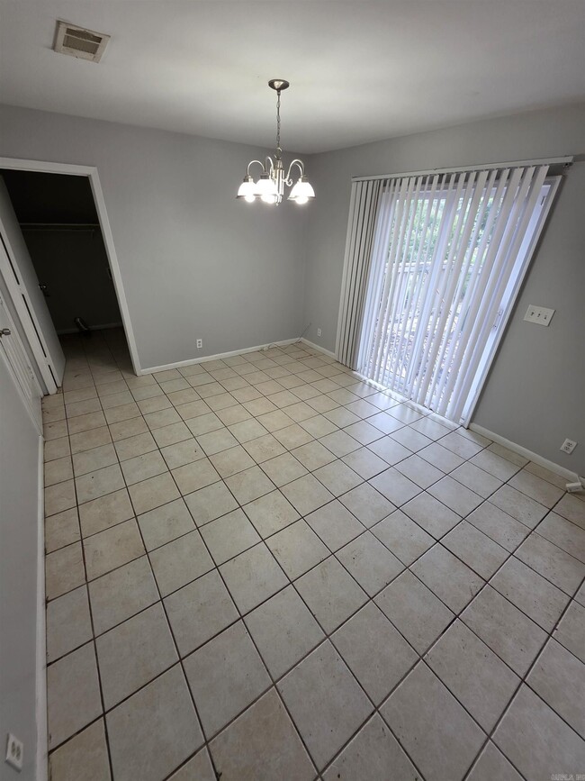 Foto del edificio - 8904 Merrymen Rd