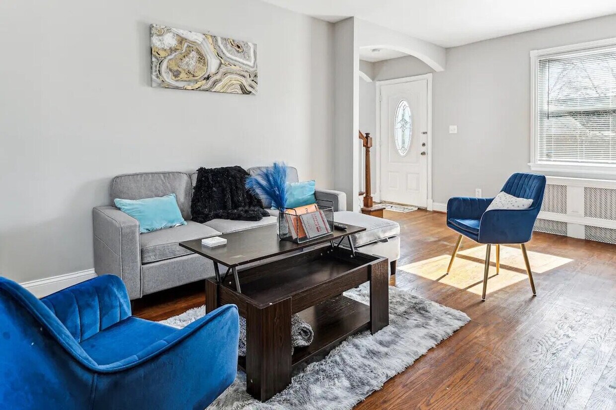 Foto principal - 5408 15th Ave