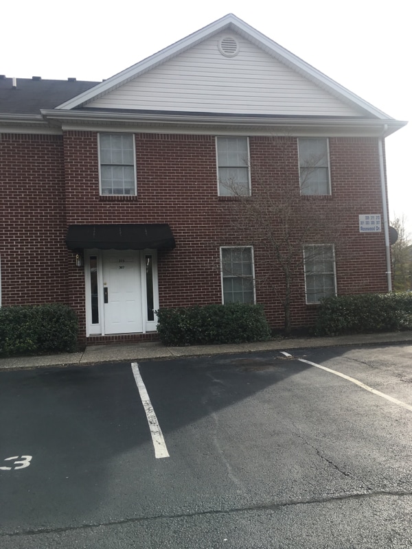 Building Photo - 307 Rosewood Dr