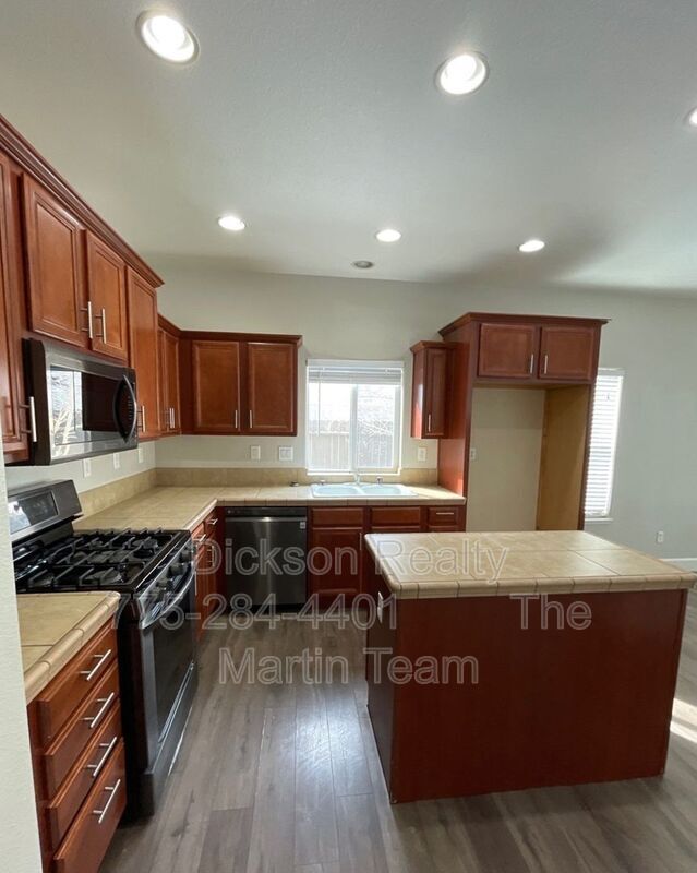 Building Photo - 5055 Coggins Rd
