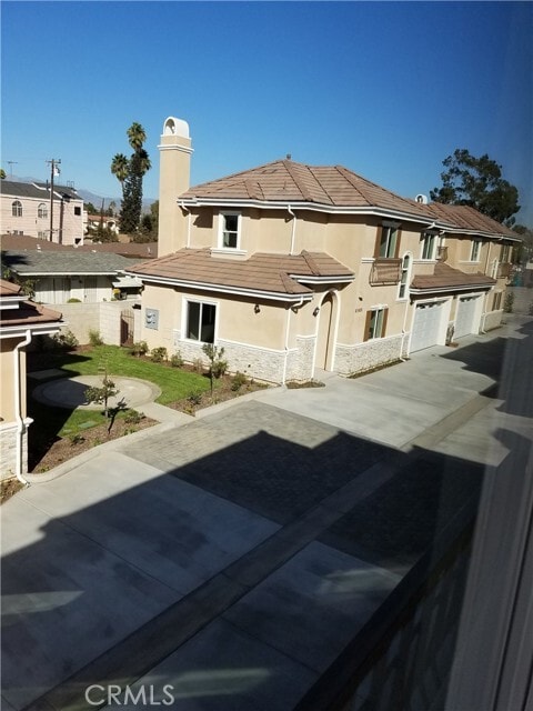 Building Photo - 4148 La Rica Ave