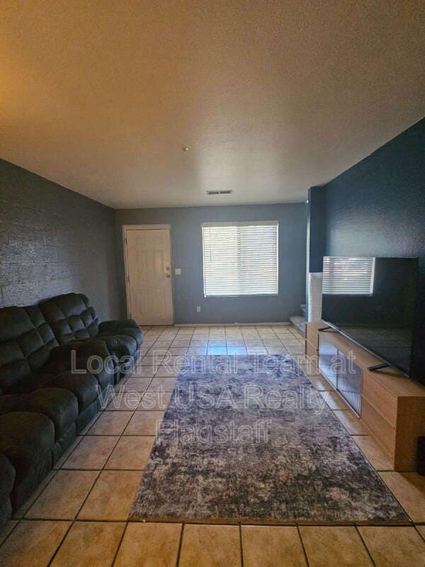 Photo - 6315 N Saint Nicholas Cir Apartment