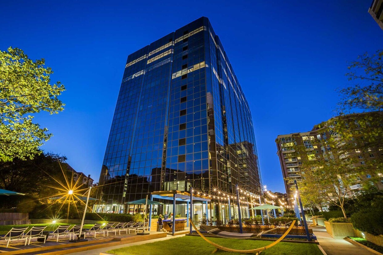 ELofts Apartments in Alexandria, VA