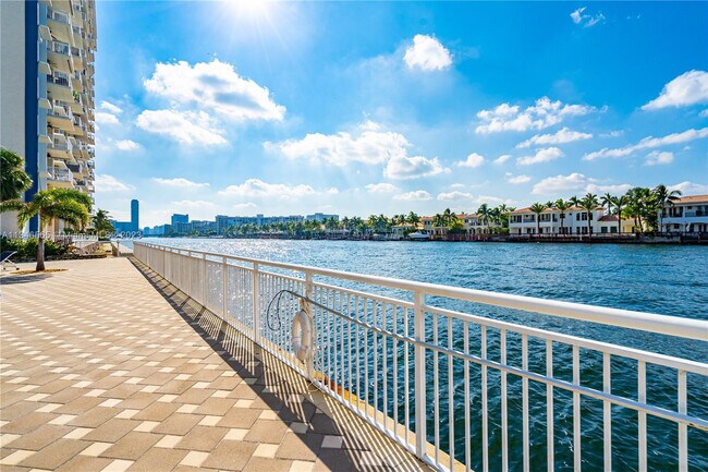 Foto del edificio - 1600 S Ocean Dr