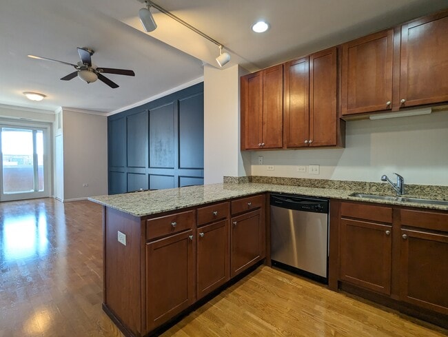 Photo - 828 W Grace St Townhome