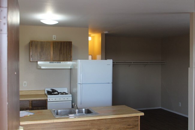 Building Photo - 136 JUDY LANE 7