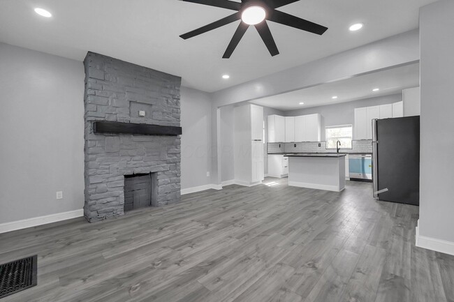 Foto del edificio - 863 E 3rd Ave