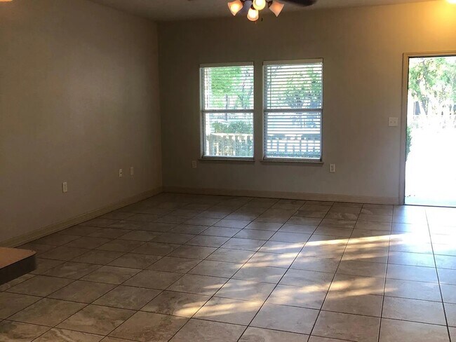 Foto del edificio - 6503 Porter St