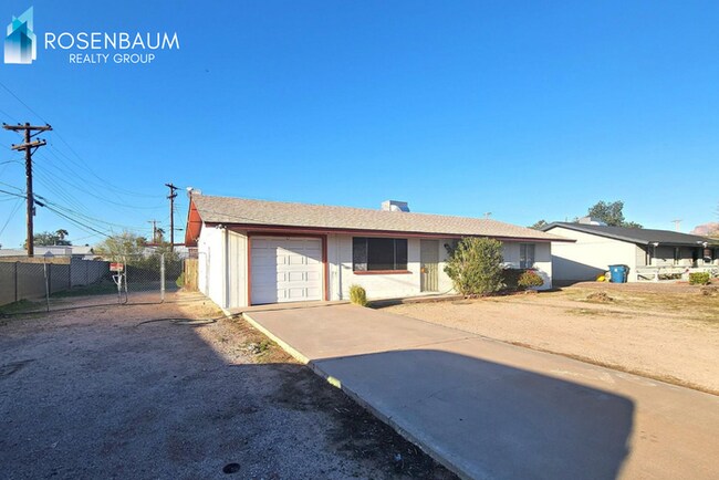Foto del edificio - Charming 3-Beds, 1.25-Bath Single-Level Home in Apache Junction!