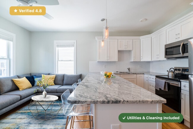 Foto del edificio - Furnished Bedroom with Private Bath in South Boston