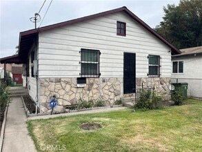 Building Photo - 13314 S Oleander Ave