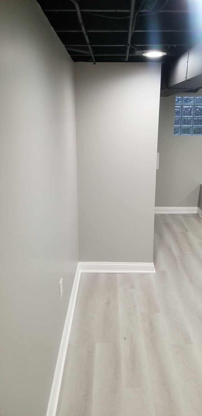 sala de estar - 7920 S Manistee Ave