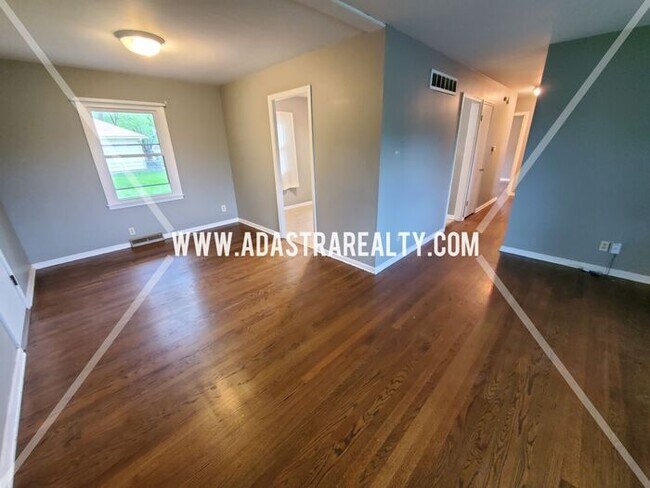 Foto del edificio - Well Maintained Overland Park Home-Availab...