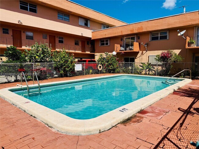 Foto del edificio - 1100 W 35th St
