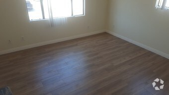 Primary Photo - 608 Olive Ave
