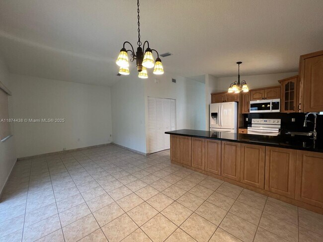 Foto del edificio - 3559 W 71st Terrace